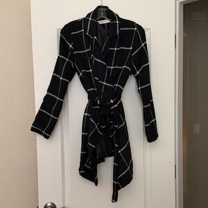 Chic Black and White Women's Checkered Jacket